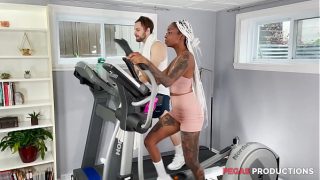 Pegas Productions – Mocha Honey Défoncée du Cul au Gym