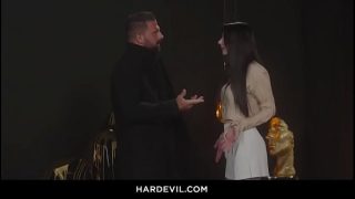 Horny babes Sata Jones and Vanessa Bruni fuck hard